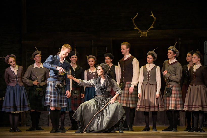 La Sylphide (Matěj Šust, Tereza Podařilová). Photo: Sergei Gherciu.